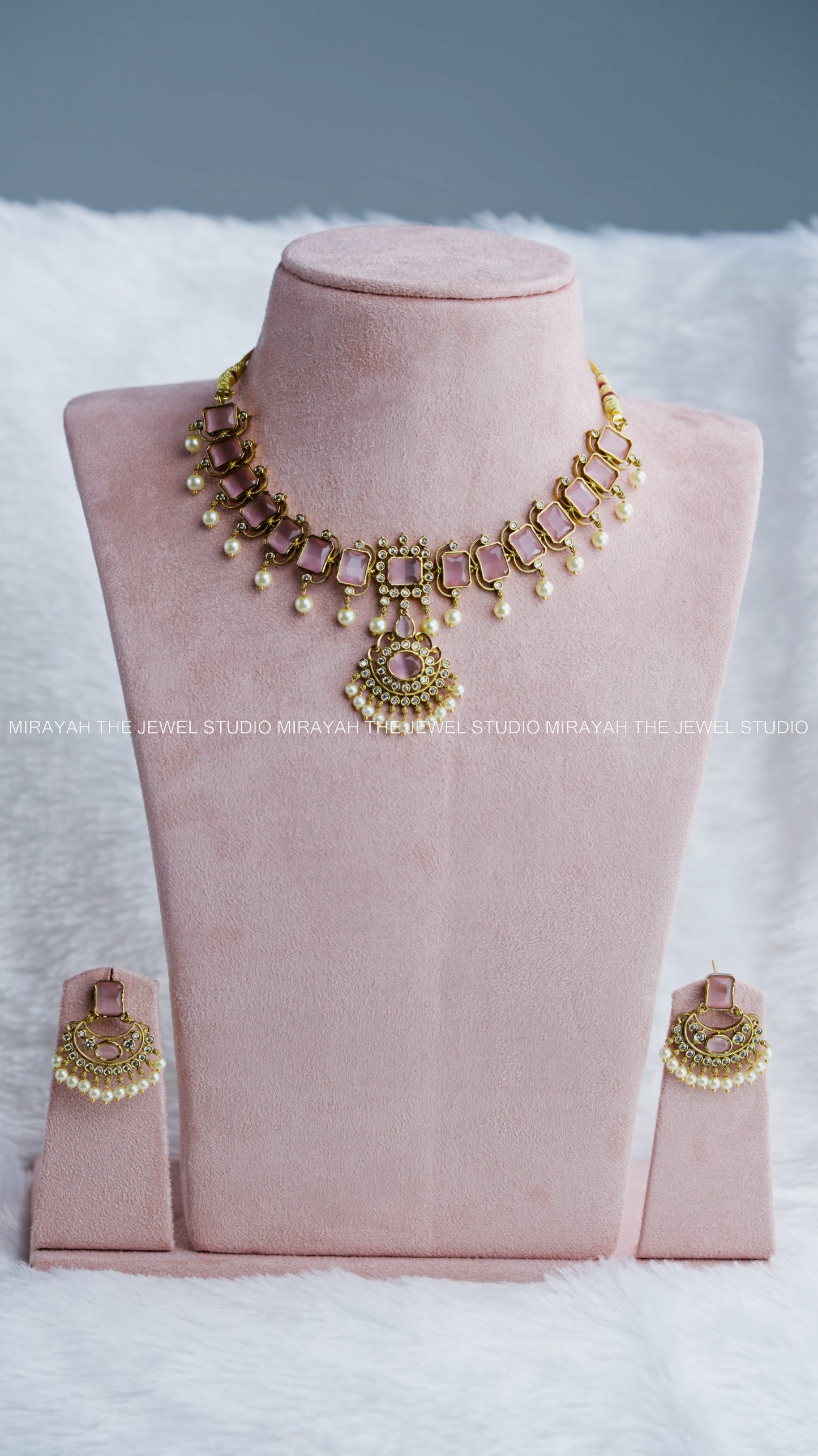 BOX SEQUENCE ATTIGAI NECLACE - PINK