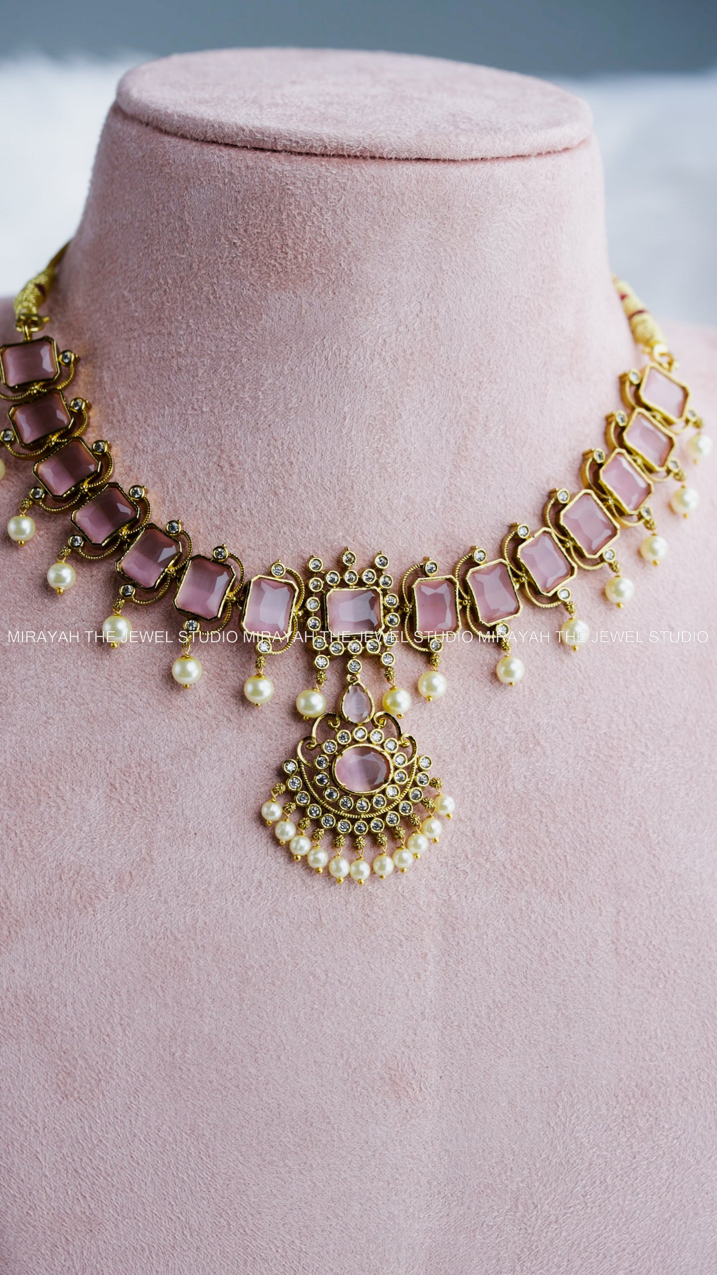 BOX SEQUENCE ATTIGAI NECLACE - PINK