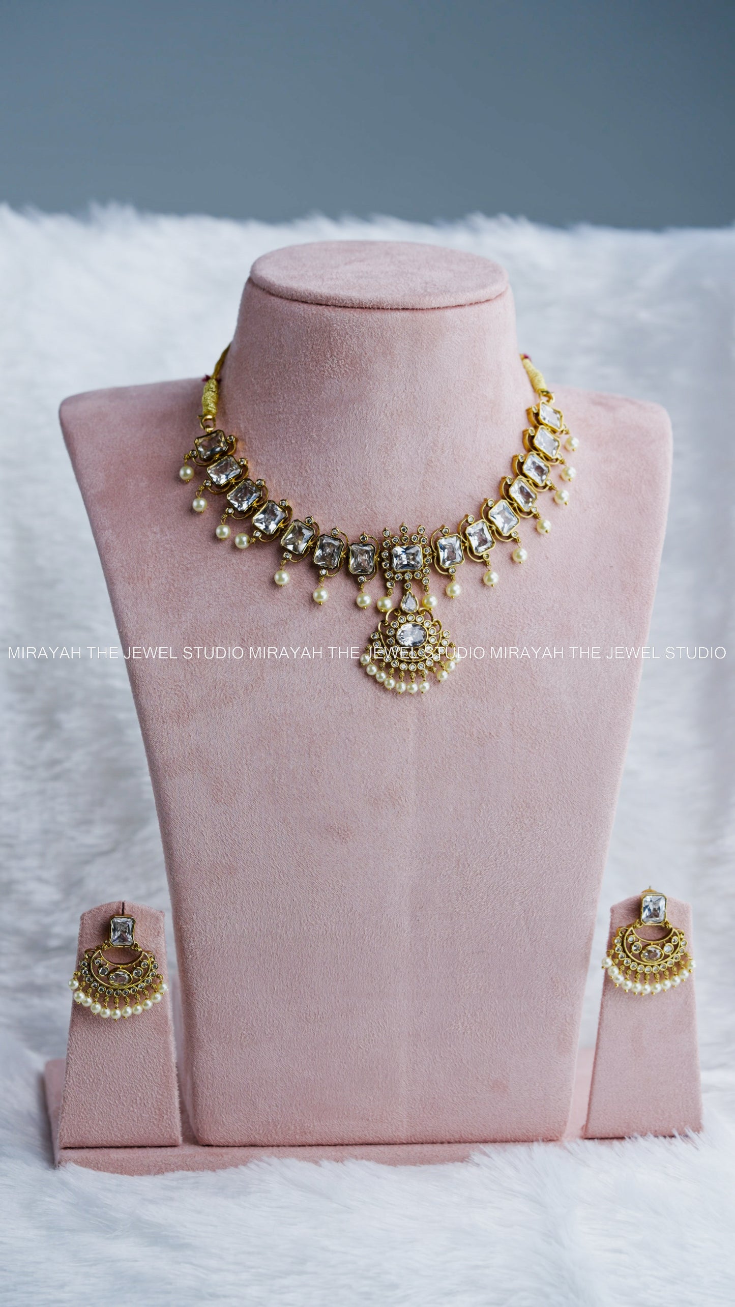 BOX SEQUENCE ATTIGAI NECLACE - WHITE