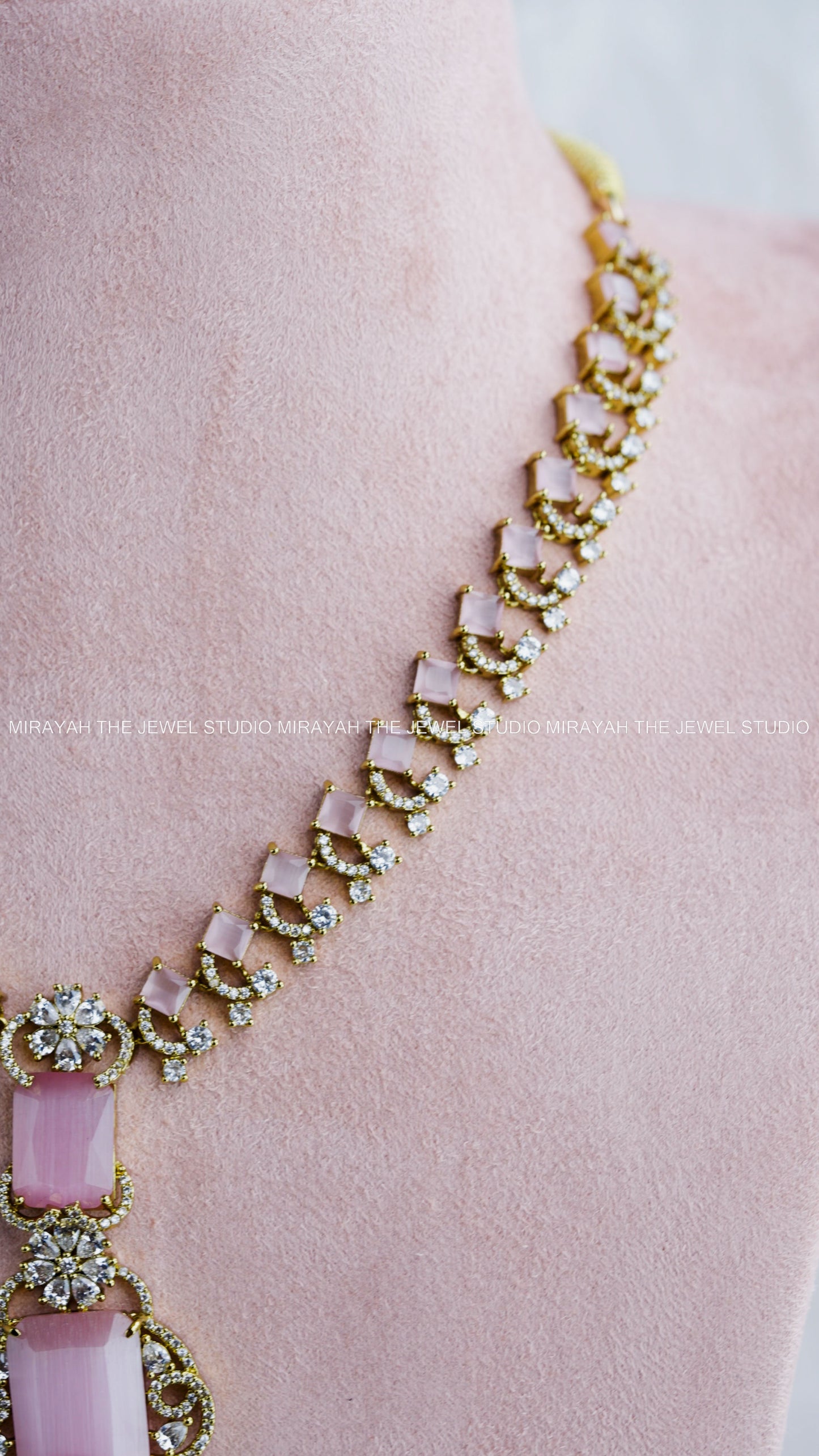 NITA AMBANI AD MIDHARAM - PINK