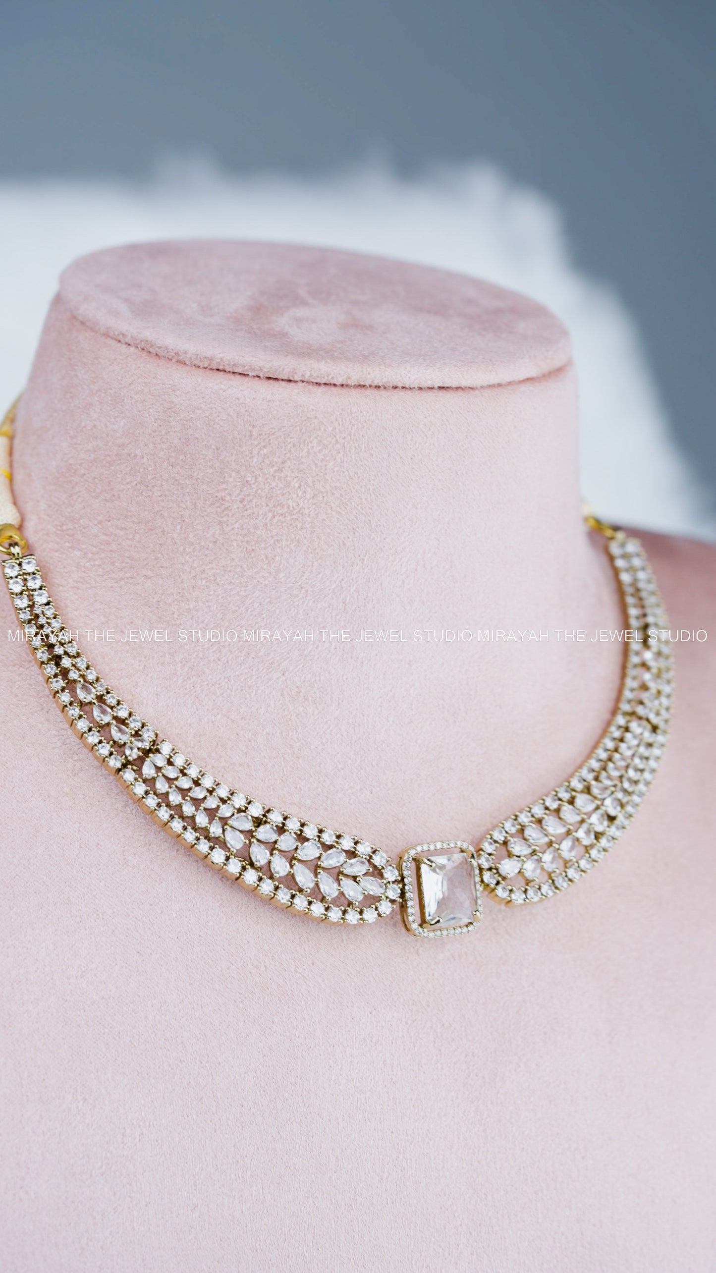 PREMIUM VICTORIAN WINGS - WHITE