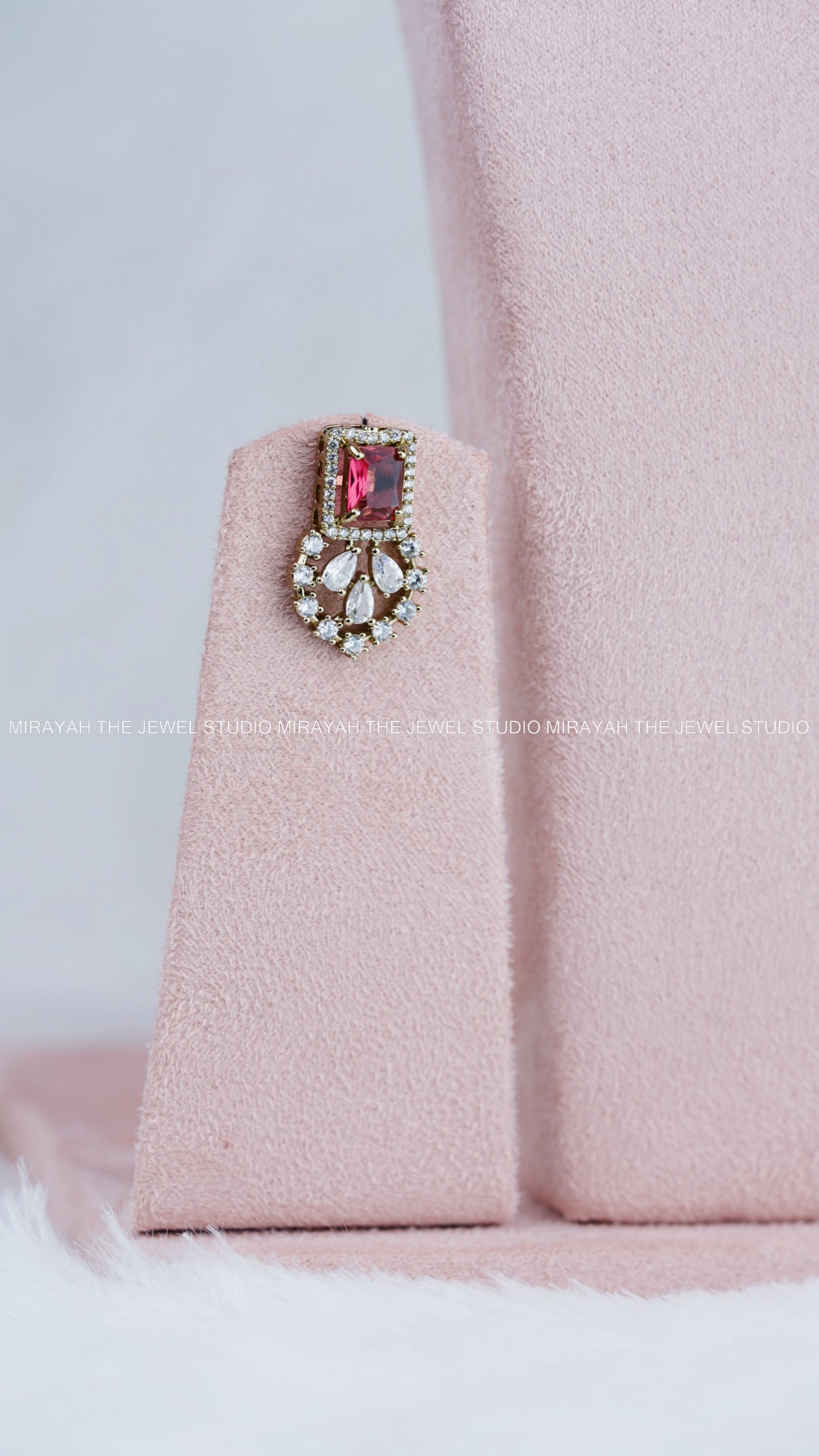 PREMIUM VICTORIAN WINGS - RED