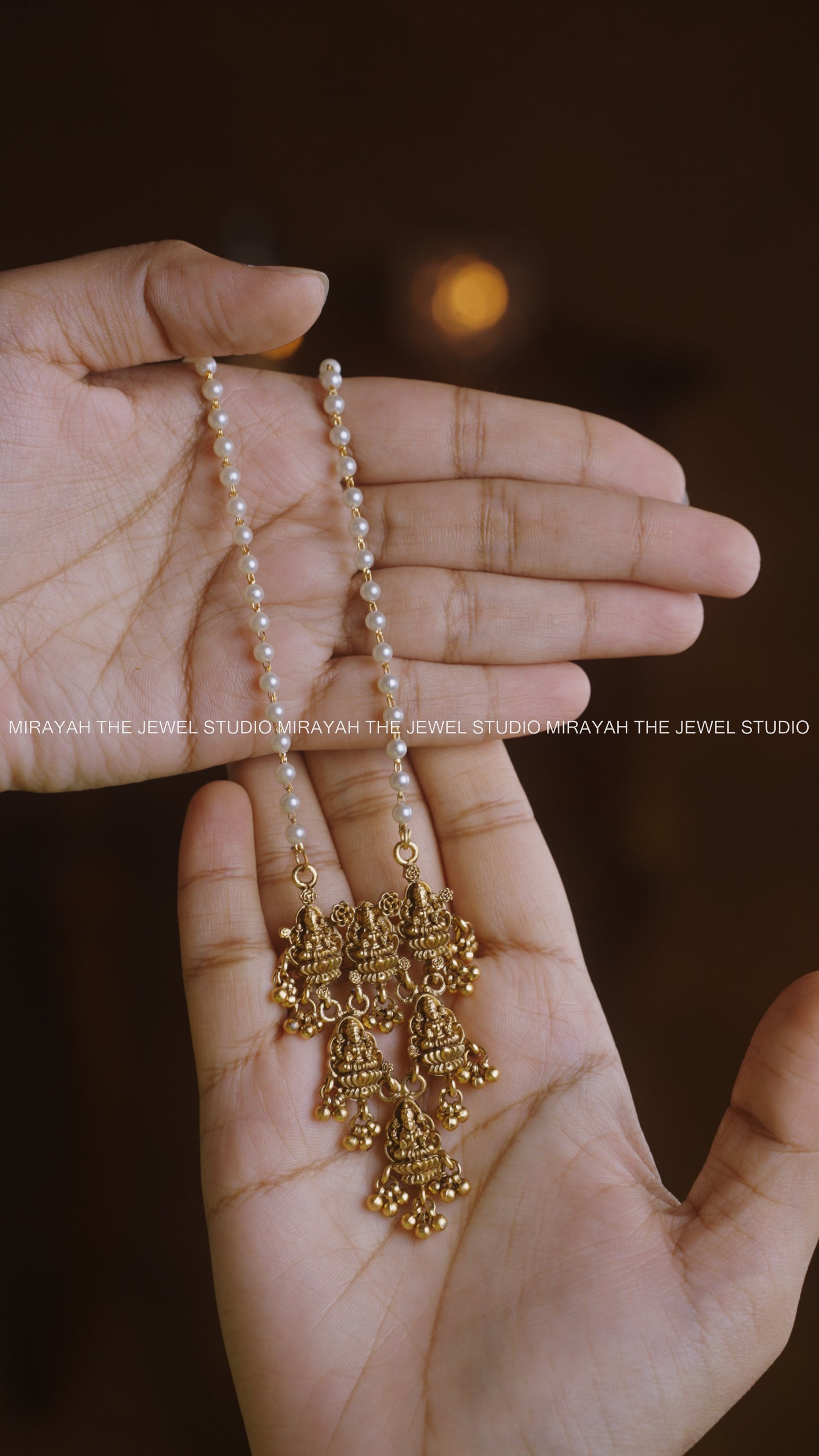 SIMPLE PEARL LAKSHMI NECKLACE