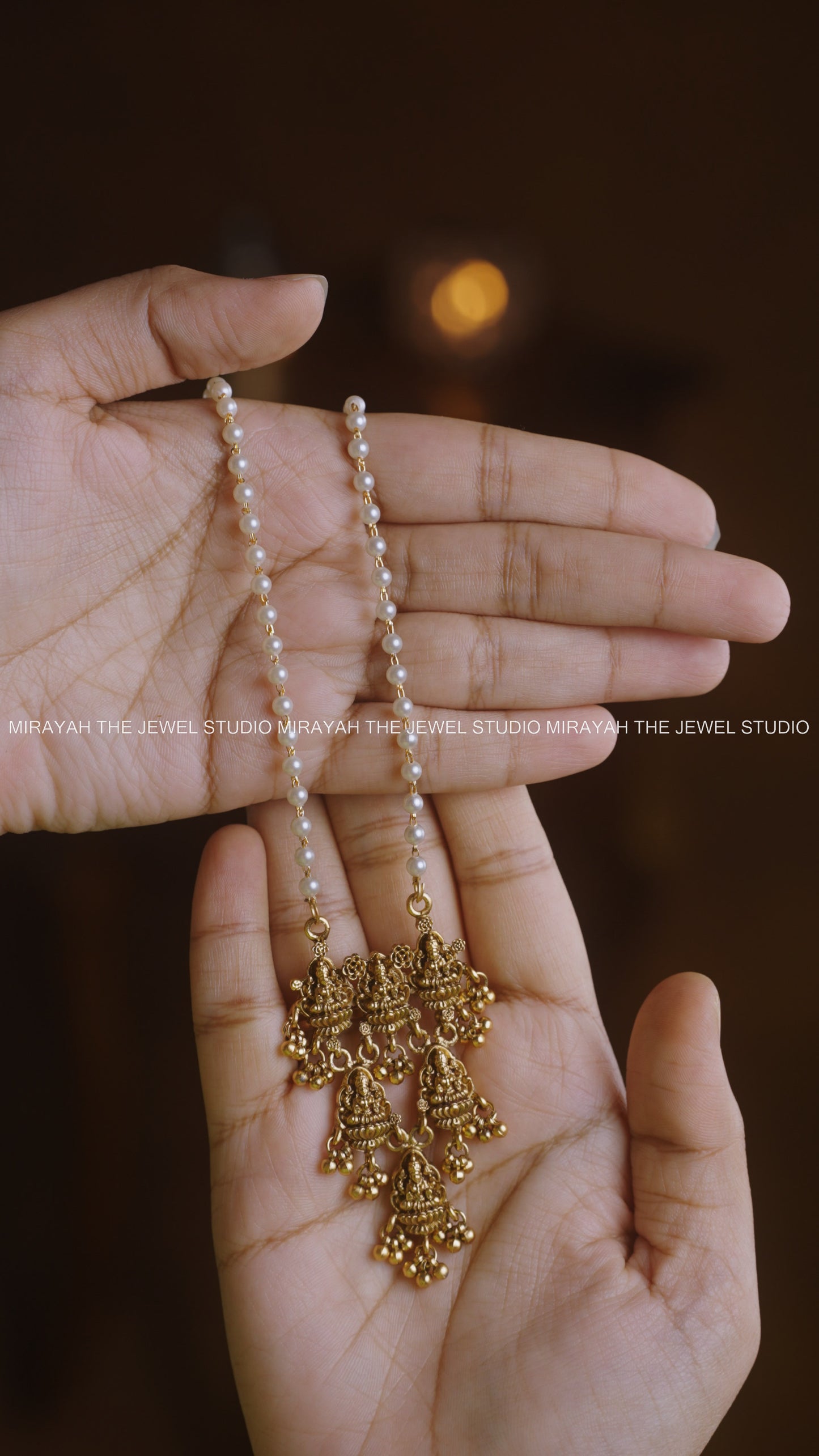 SIMPLE PEARL LAKSHMI NECKLACE