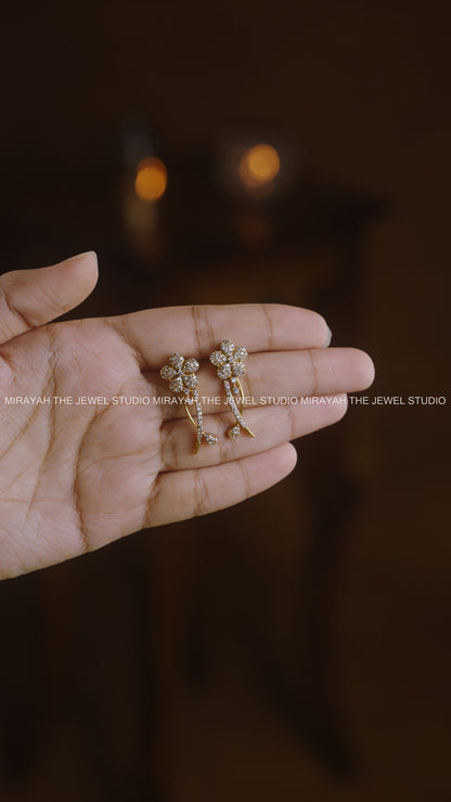 PREMIUM AD GEOMETRIC NECKLACE