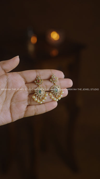 RUBY GREEN FLORAL AD NECKLACE