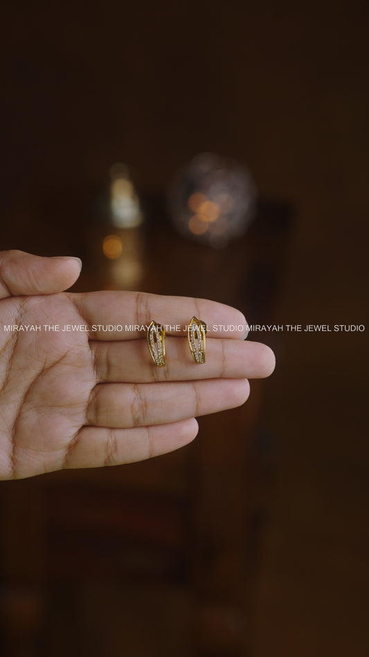 MINIMAL AD SLEEK NECKLACE