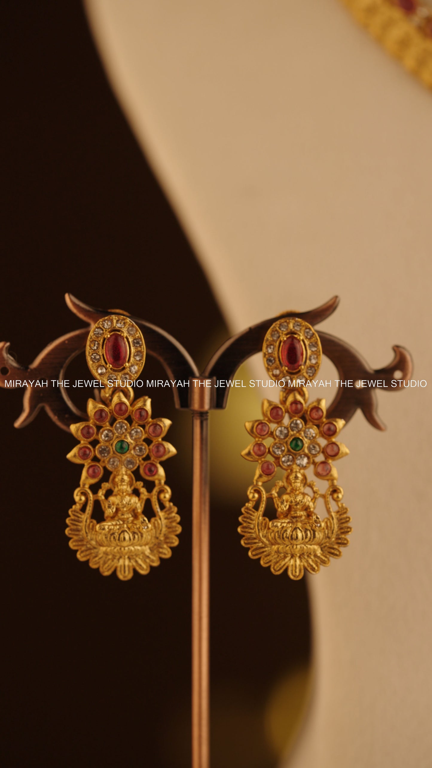 TRIVENI RATNA NECKLACE