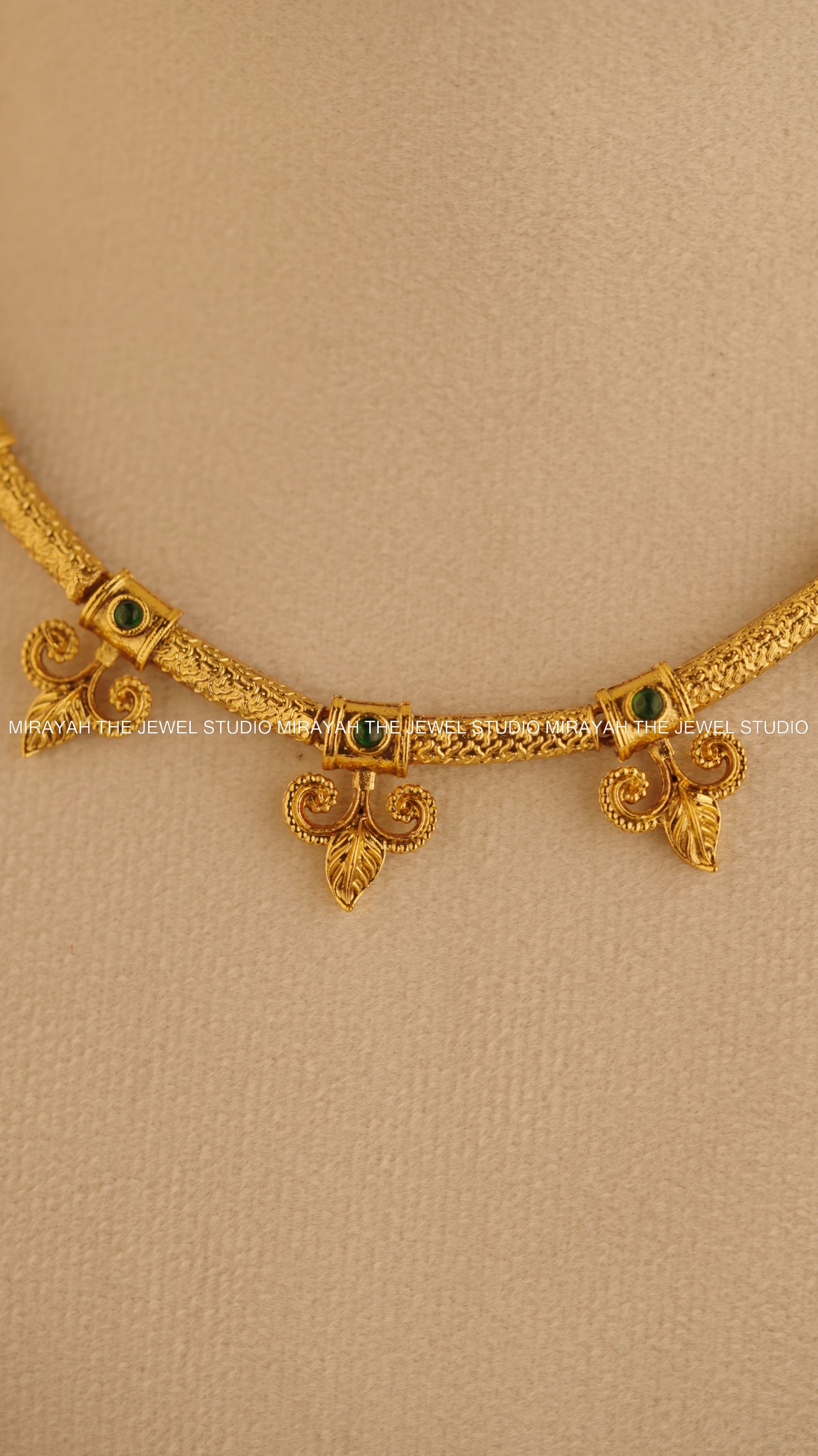 GOLDEN VINE NECKLACE/CHOKER - GREEN