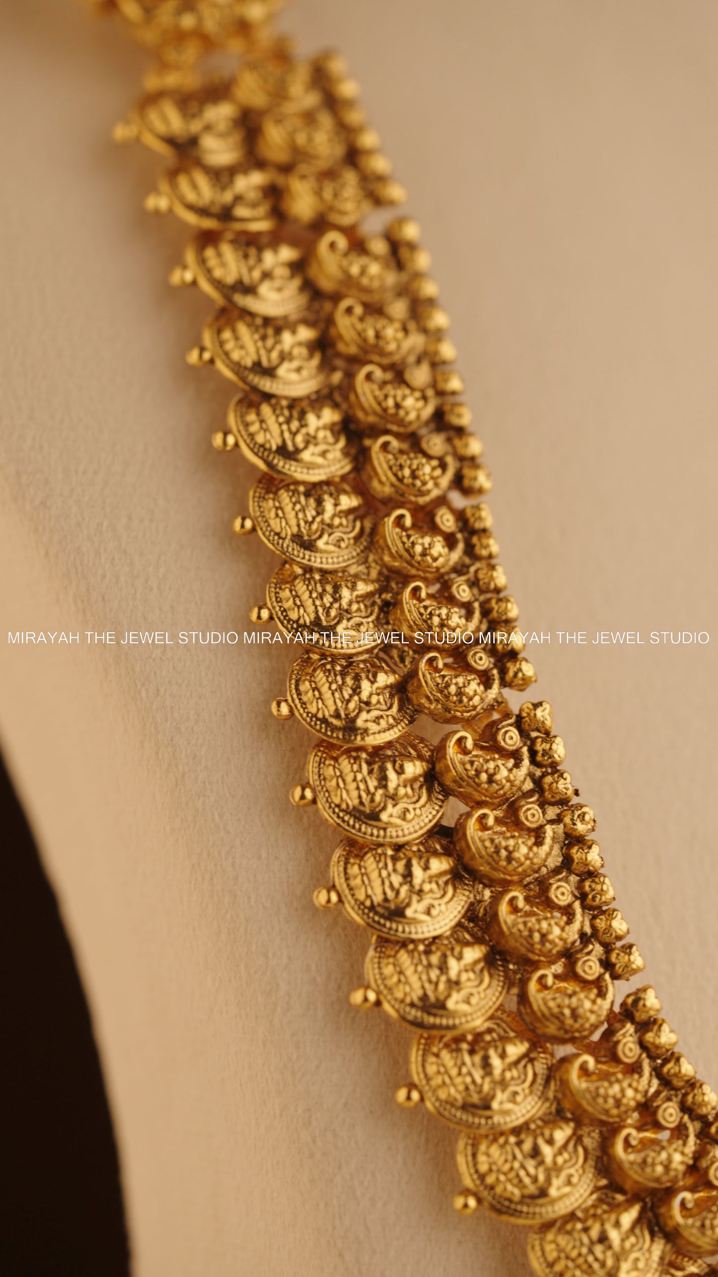 GOLD VISHRAANTHI HARAM