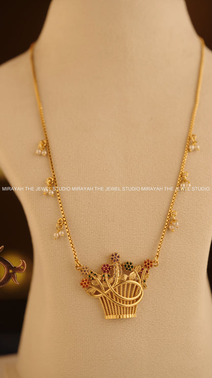 BLOOM BASKET NECKLACE