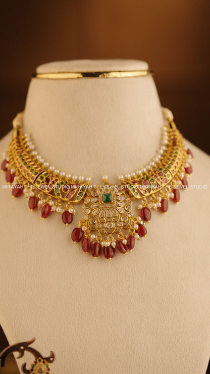 BLOOM REGALIA NECKLACE - MAROON