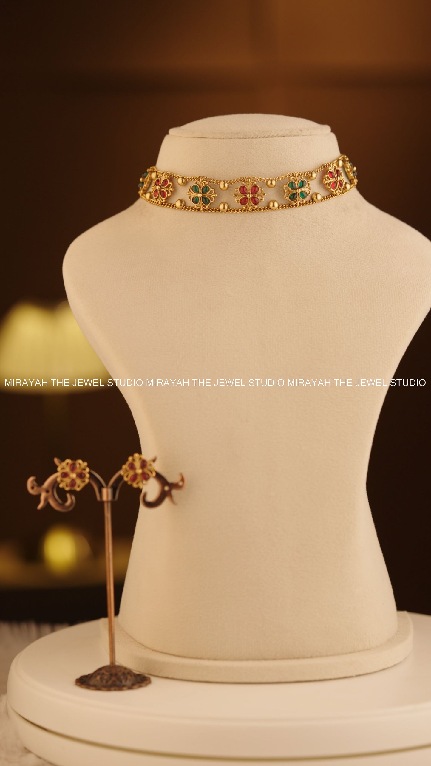SIMPLE FLORA CHOKER - RED AND GREEN
