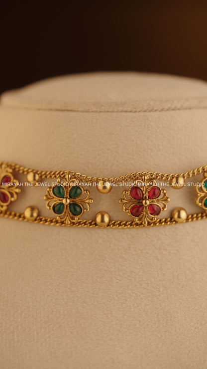 SIMPLE FLORA CHOKER - RED AND GREEN