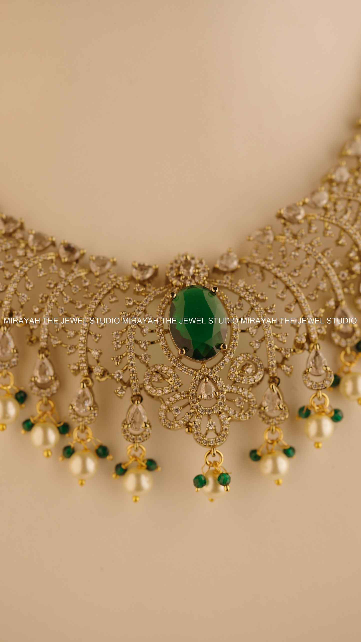 VAIDURYA EMERALD NECKLACE