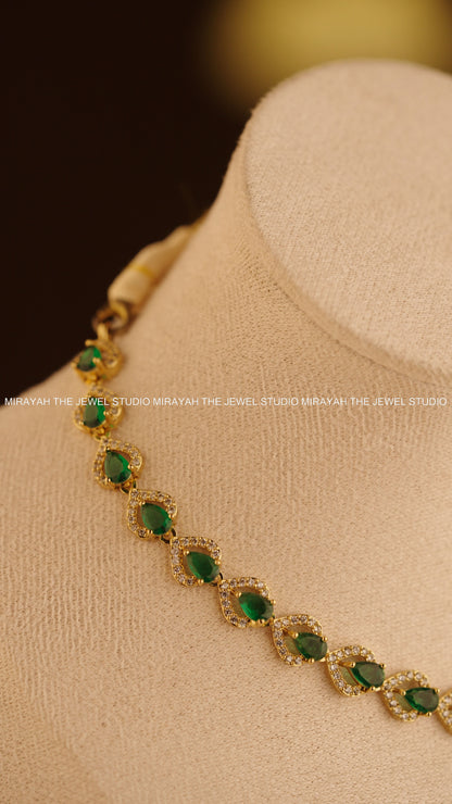 RADIANT DEW AD NECKLACE - GREEN