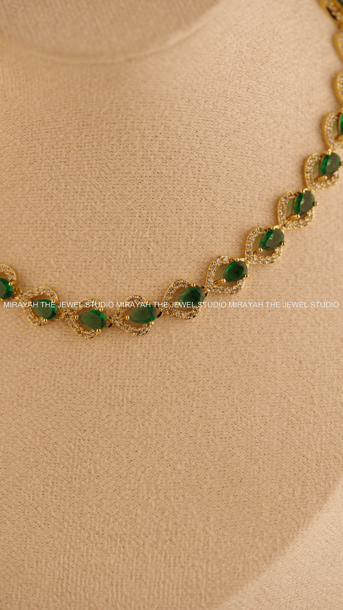 RADIANT DEW AD NECKLACE - GREEN