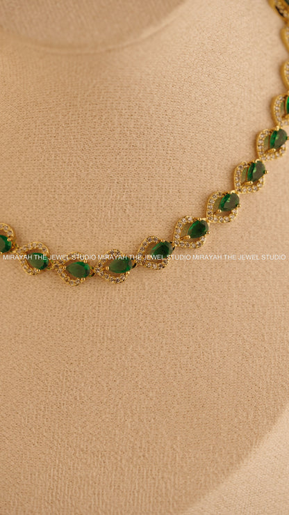 RADIANT DEW AD NECKLACE - GREEN