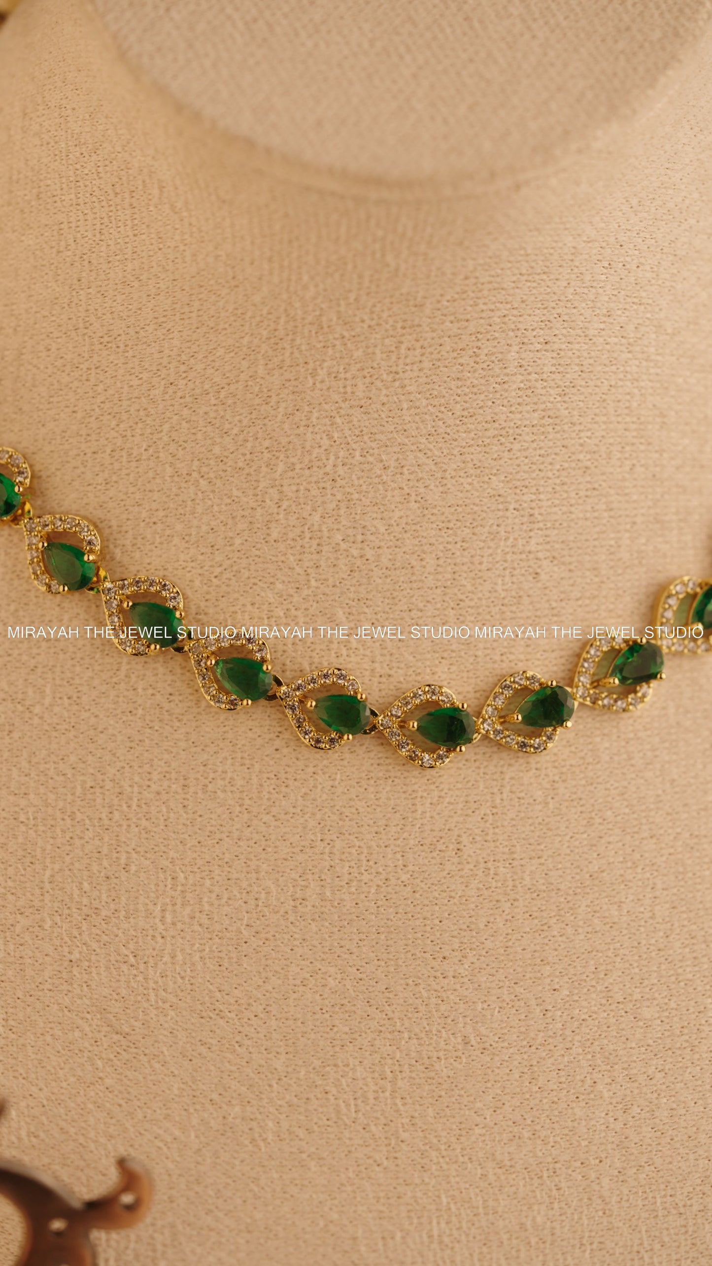 RADIANT DEW AD NECKLACE - GREEN
