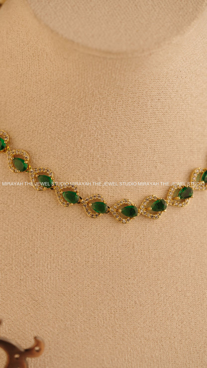 RADIANT DEW AD NECKLACE - GREEN