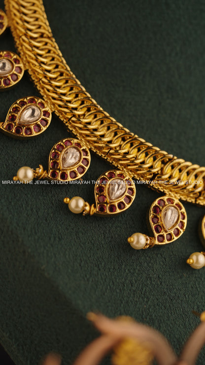 MANIKYA VALLI NECKLACE