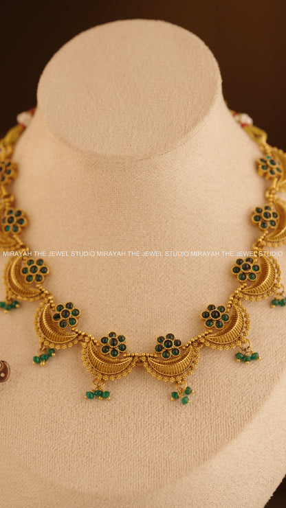 PUSHPA CHANDRIKA NECKLACE - GREEN