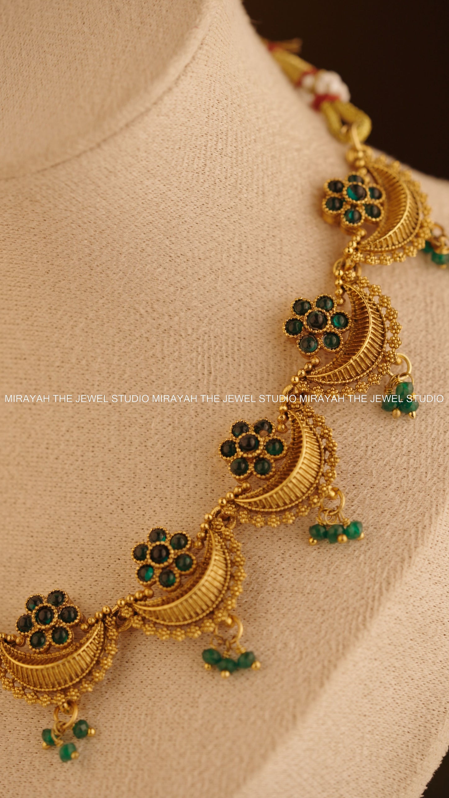 PUSHPA CHANDRIKA NECKLACE - GREEN