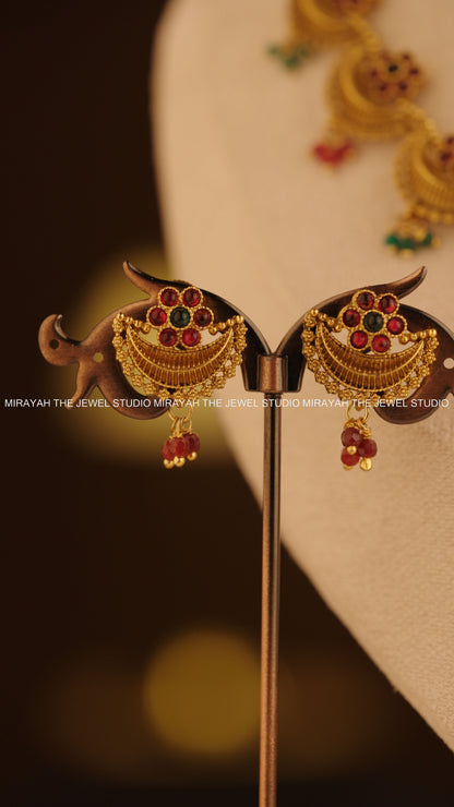 PUSHPA CHANDRIKA NECKLACE - RED AND GREEN