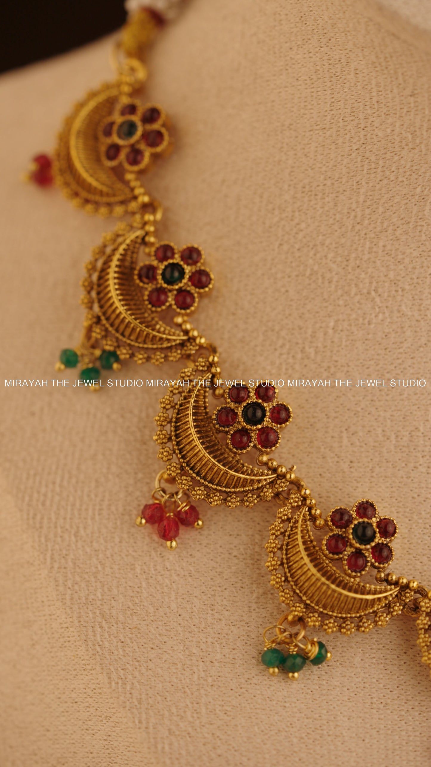 PUSHPA CHANDRIKA NECKLACE - RED AND GREEN