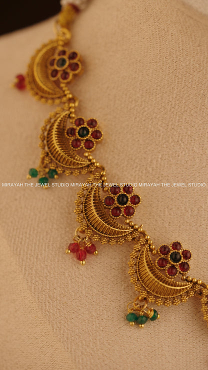 PUSHPA CHANDRIKA NECKLACE - RED AND GREEN