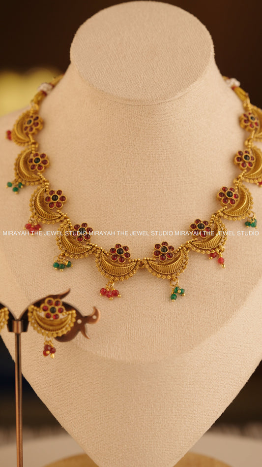 PUSHPA CHANDRIKA NECKLACE - RED AND GREEN