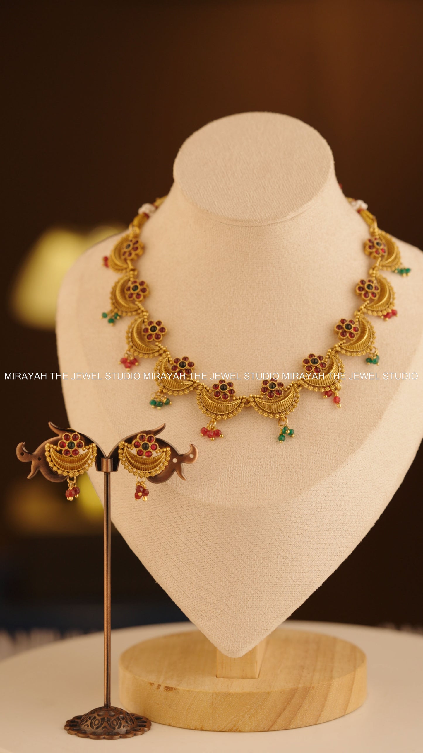 PUSHPA CHANDRIKA NECKLACE - RED AND GREEN