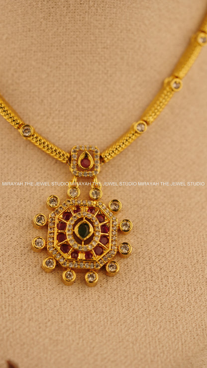 GOLDEN ORBIT NECKLACE