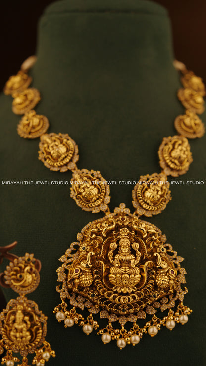 PREMIUM MAHARANI CREST NECKLACE