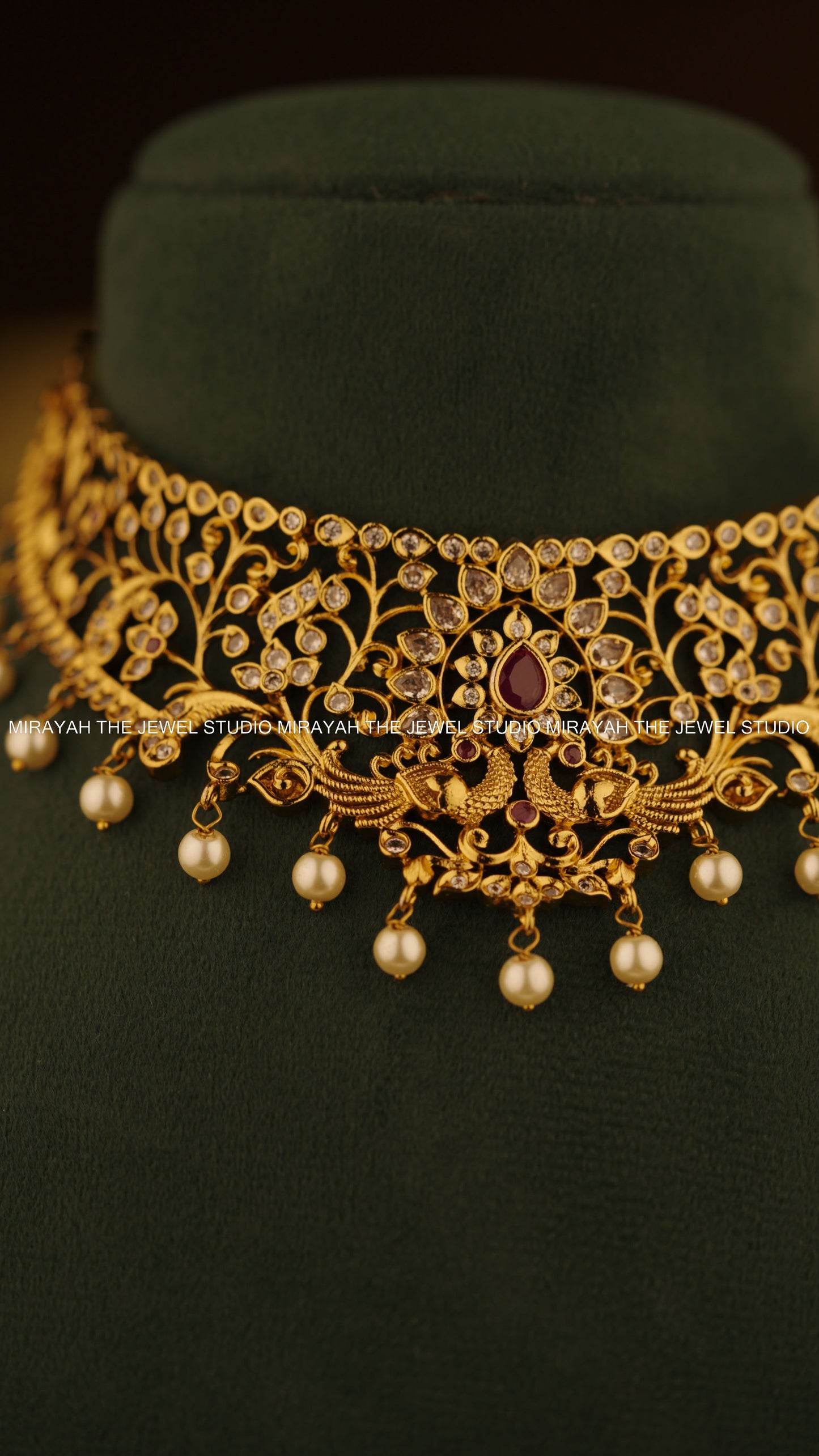 PREMIUM MAYURA ELAN CHOKER