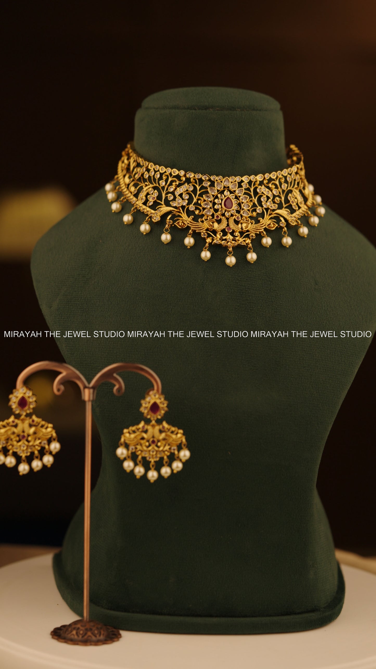 PREMIUM MAYURA ELAN CHOKER