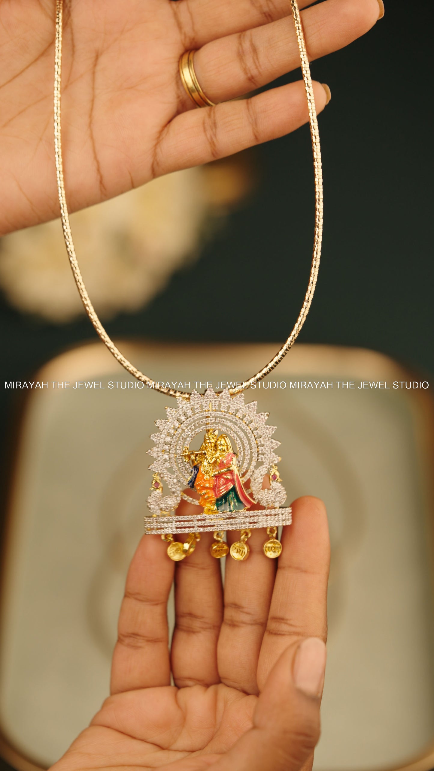RADHEY SHYAM HASLI Necklace (with detachable pendant)