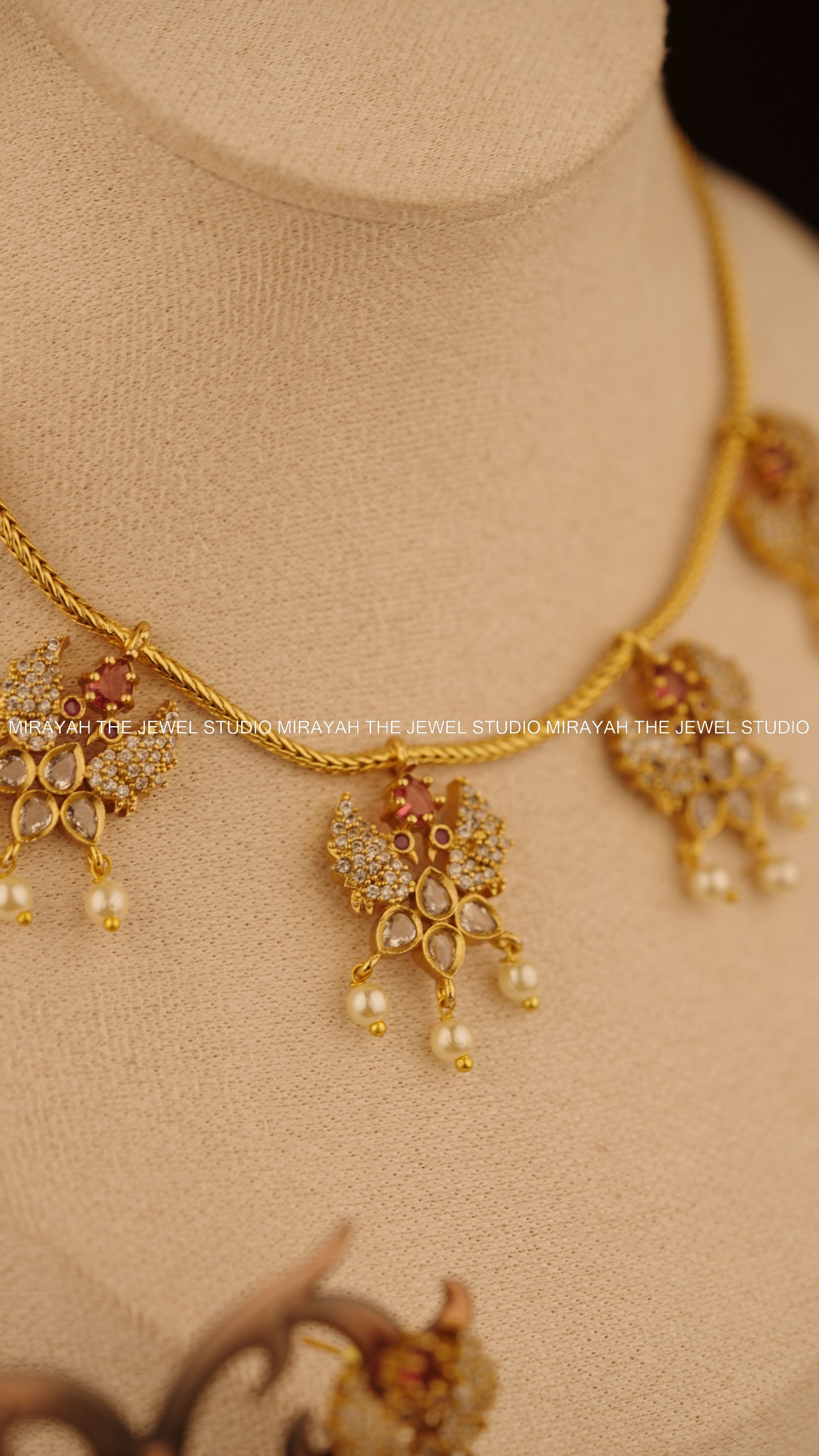 GOLDEN SWAN NECKLACE/CHOKER - RUBY