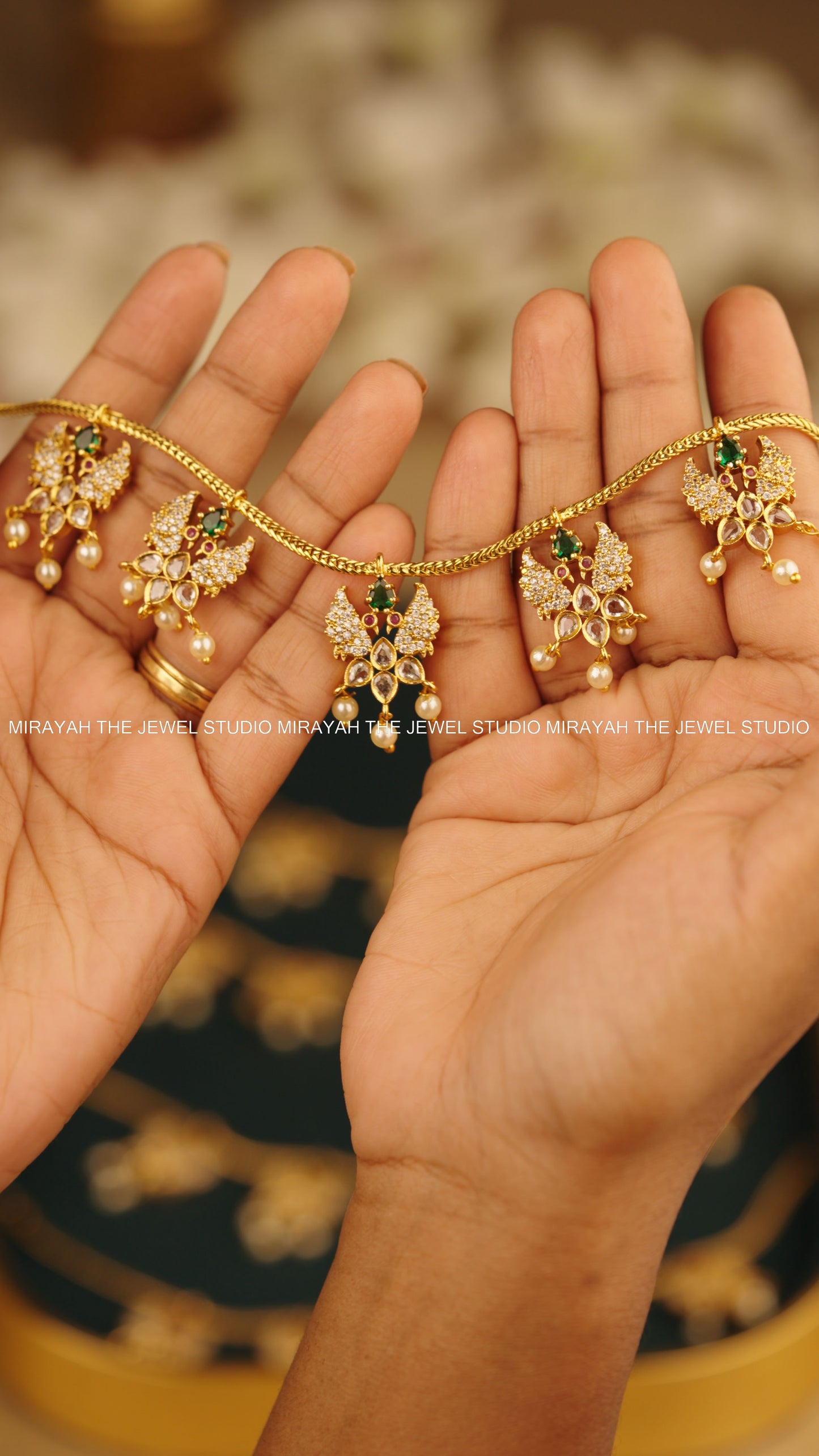 GOLDEN SWAN NECKLACE/CHOKER - EMERALD
