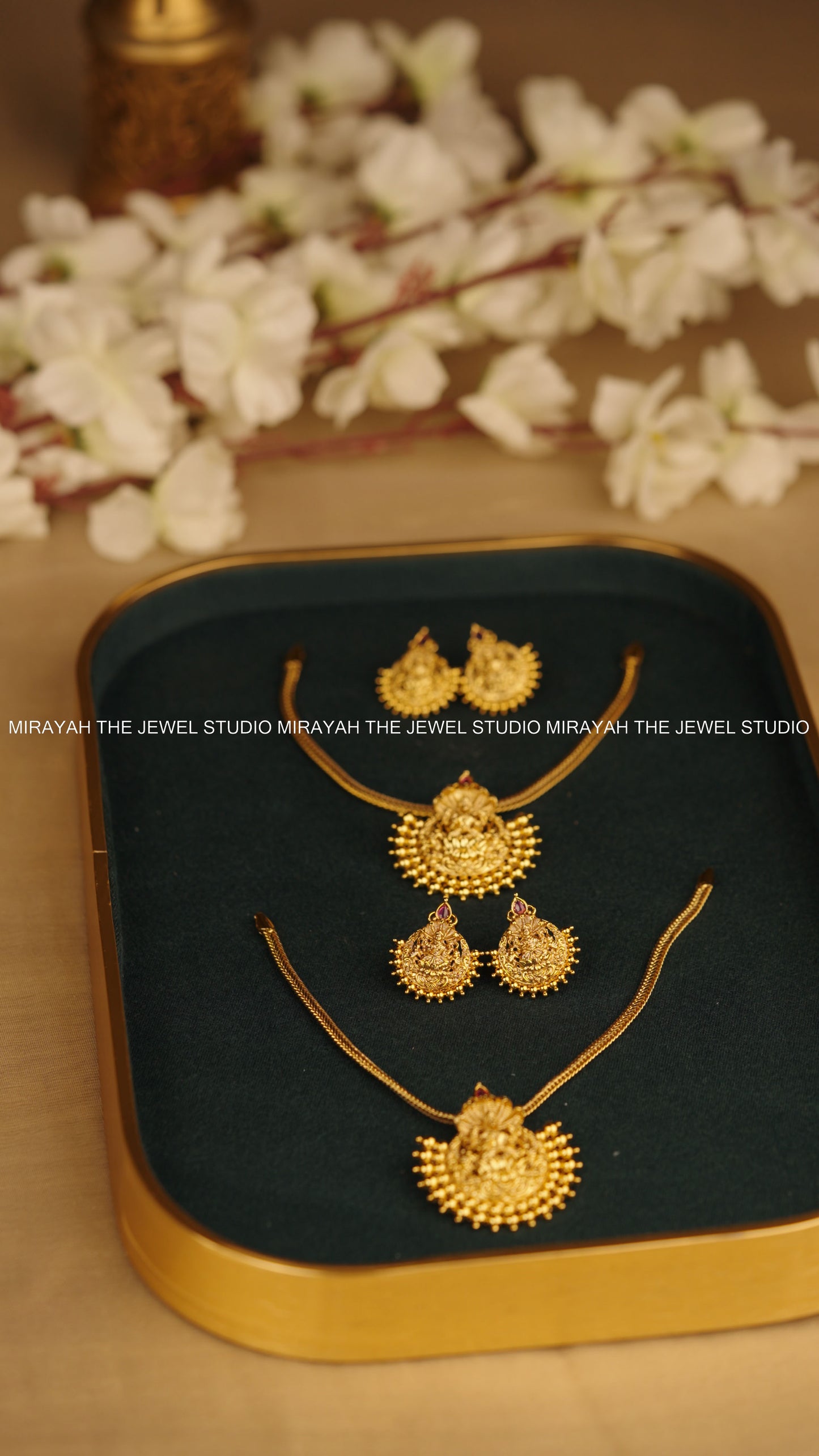 SHRI SAMPADA NECKLACE (WITH DETACHABLE PENDANT)