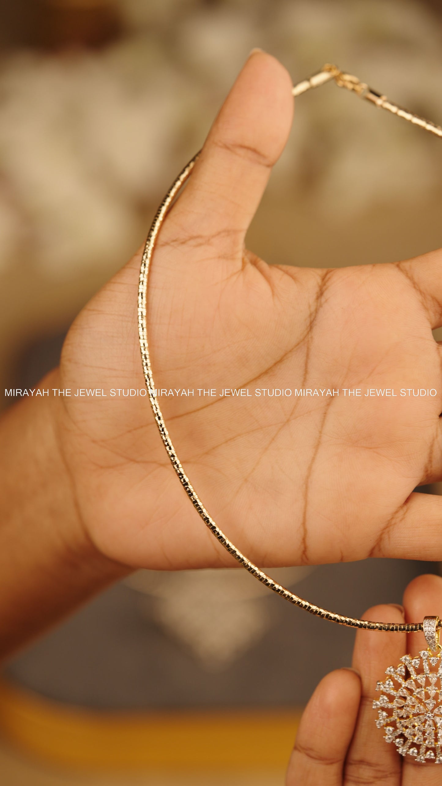 ROUND KOLAM HASLI NECKLACE (WITH DETACHABLE PENDANT)