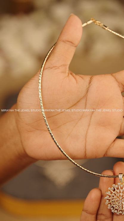 ROUND KOLAM HASLI NECKLACE (WITH DETACHABLE PENDANT)