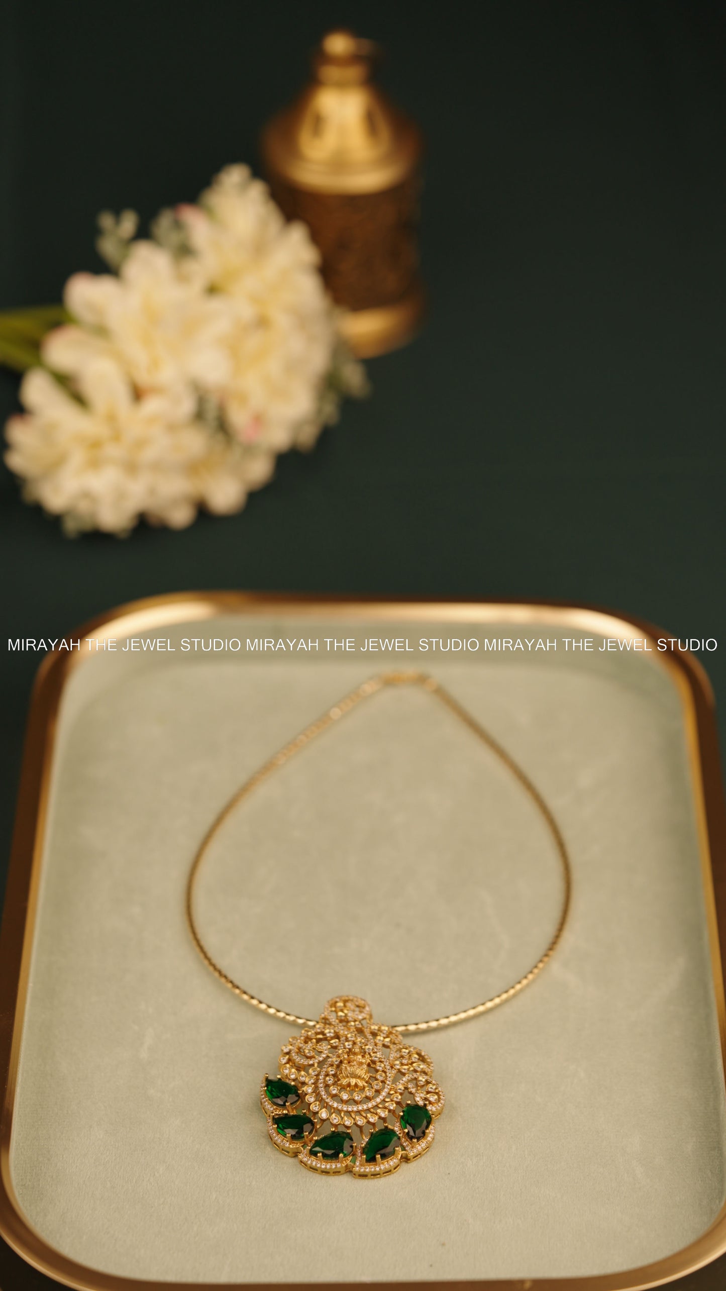 SHRIVARA HASLI NECKLACE - GREEN (WITH DETACHABLE PENDANT)