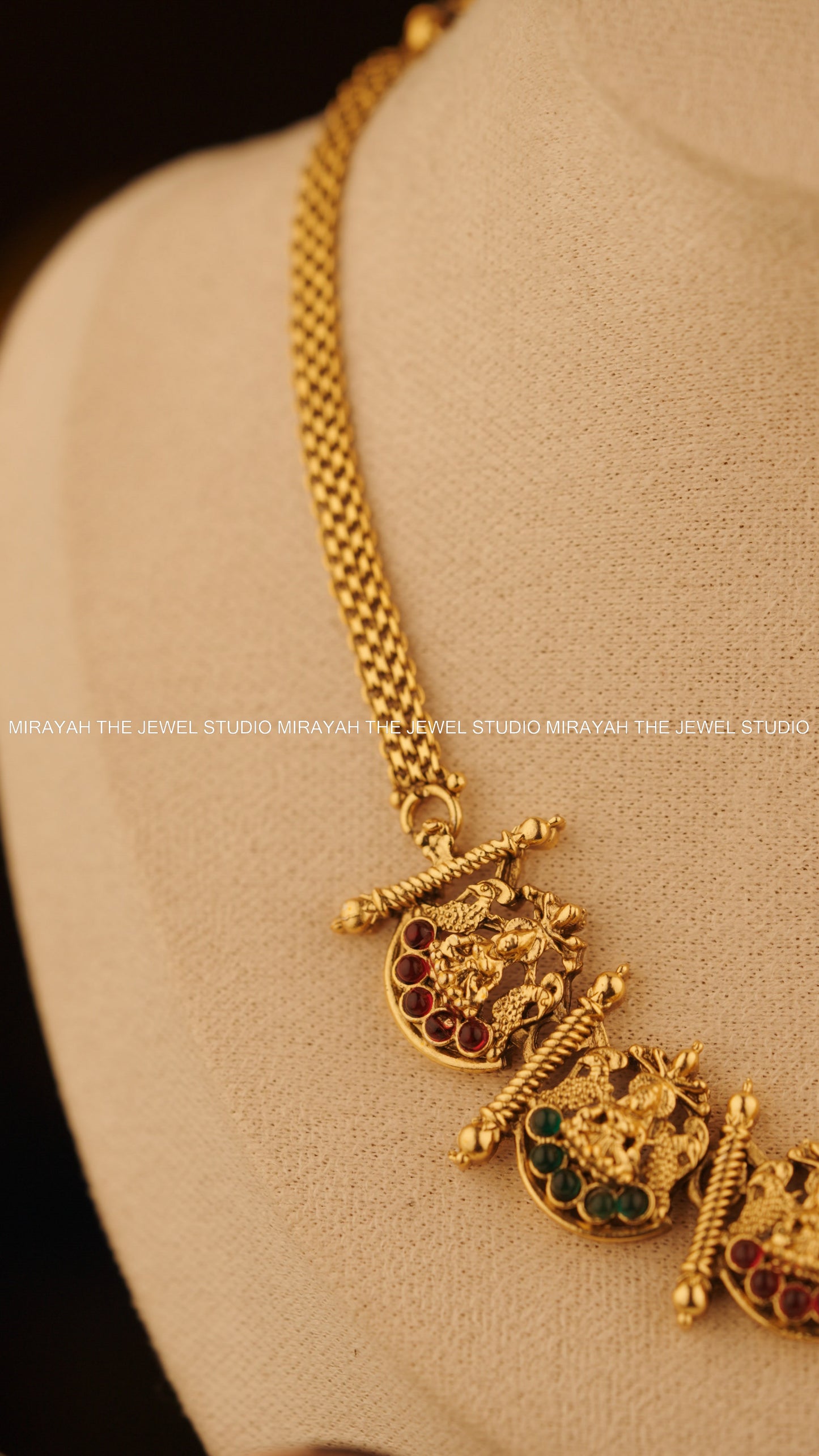 PANCHA LAKSHMI NECKLACE - RED AND GREEN