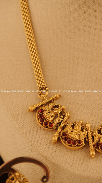 PANCHA LAKSHMI NECKLACE - RED