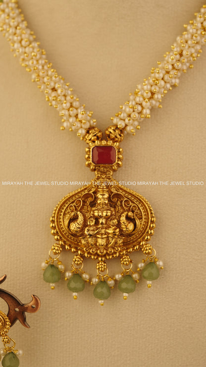 PEARL DIVYA NECKLACE - PASTEL GREEN