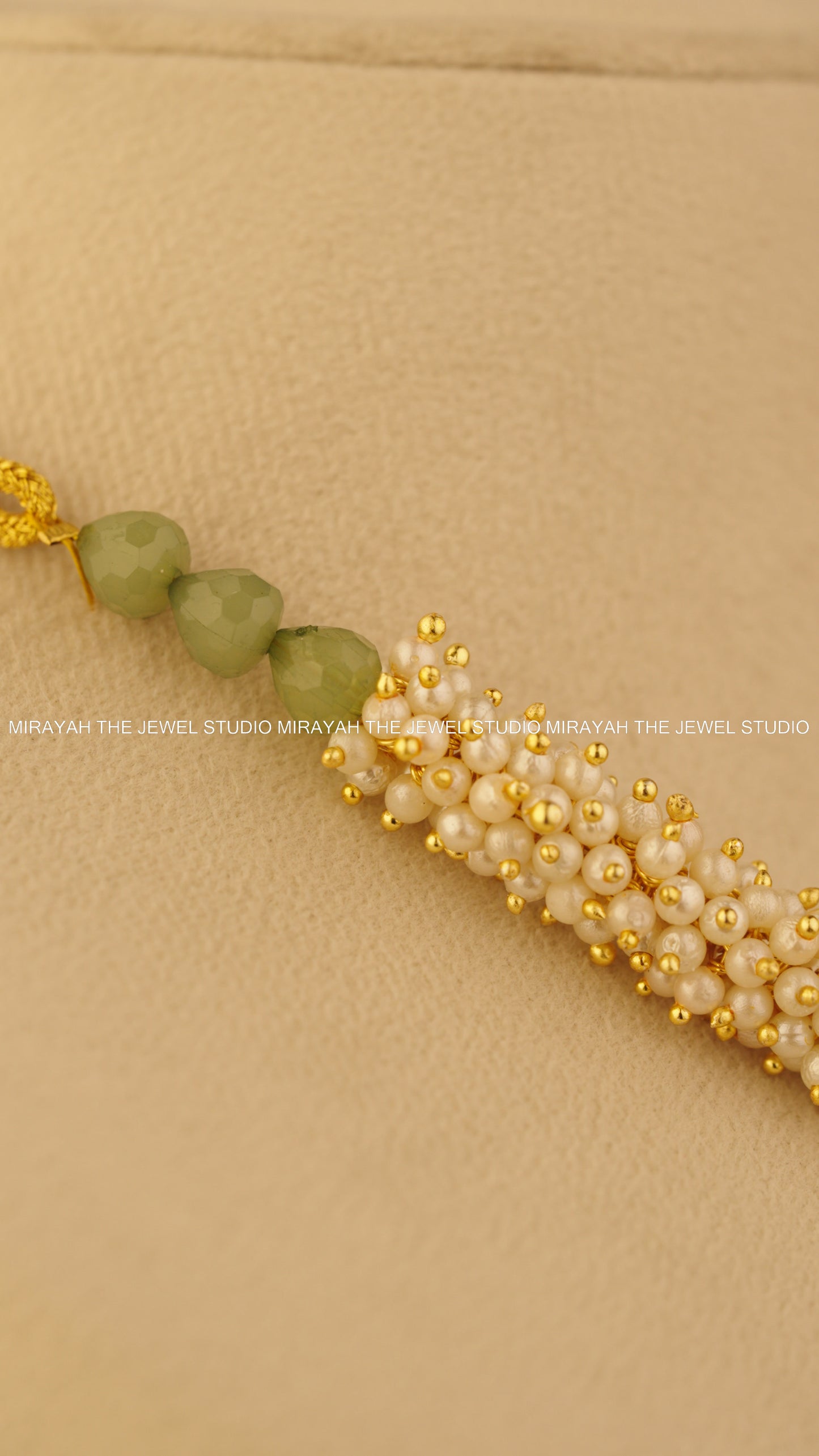 PEARL DIVYA NECKLACE - PASTEL GREEN