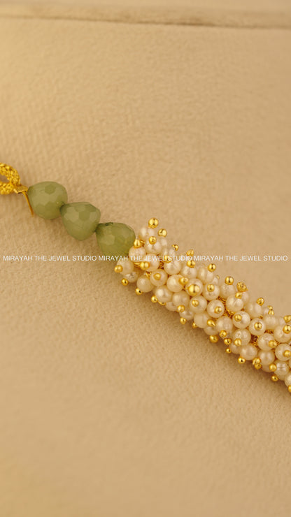PEARL DIVYA NECKLACE - PASTEL GREEN