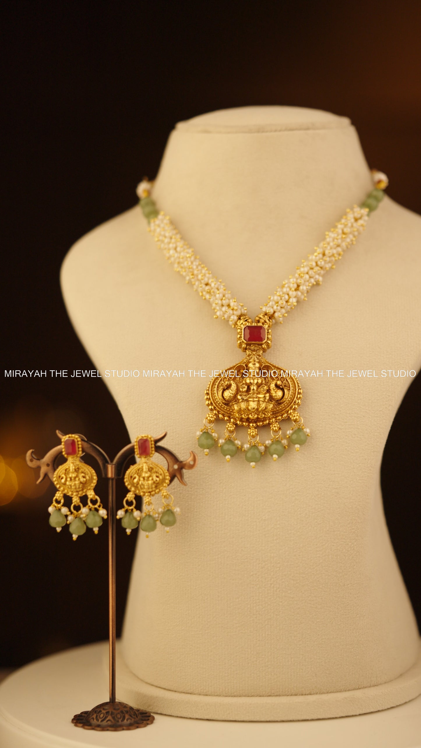 PEARL DIVYA NECKLACE - PASTEL GREEN