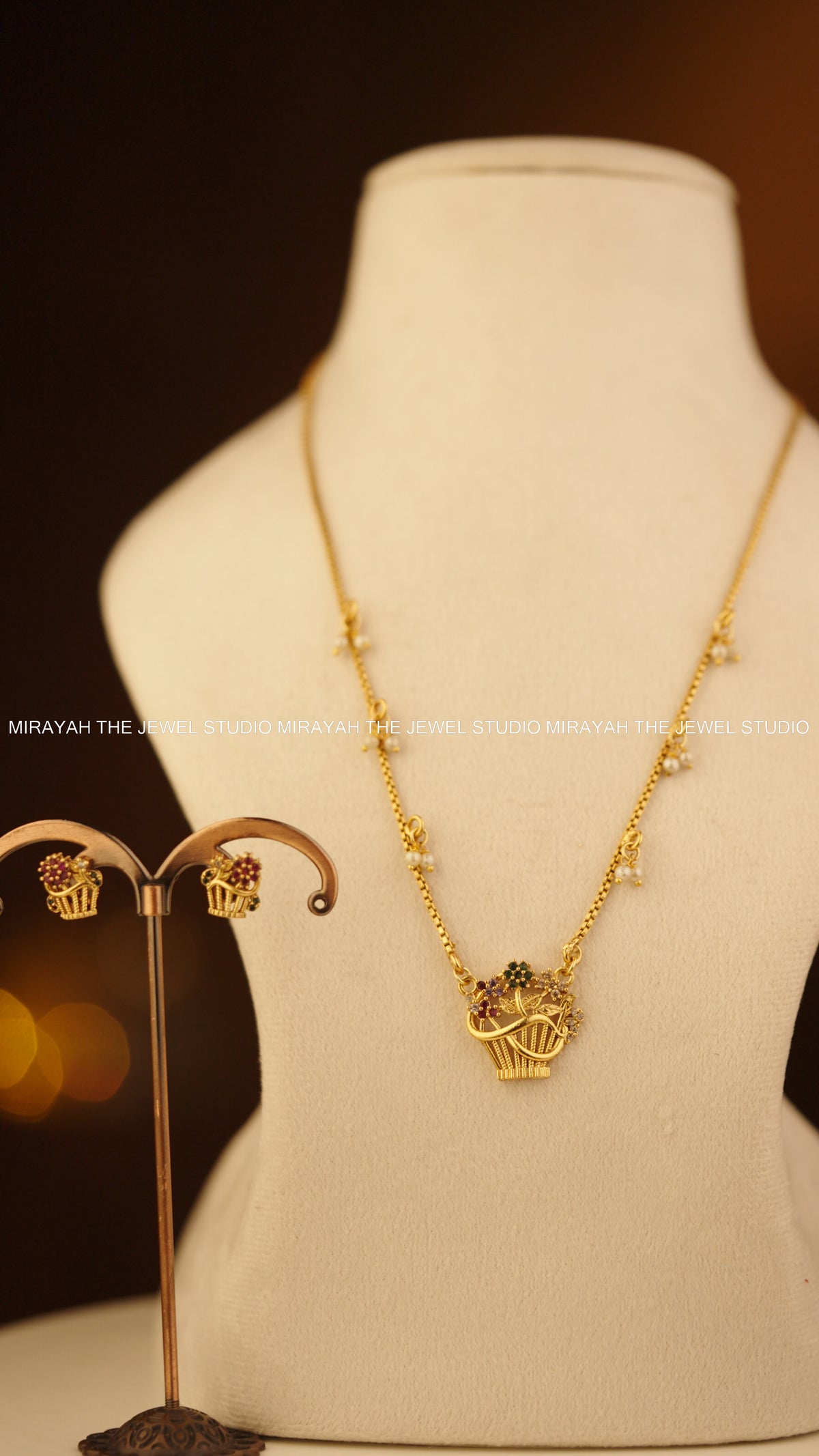 FLORAL BASKET NECKLACE